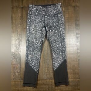 Lululemon Pace Rival Crop (Marathon)
Splatter White Black / Black, Size 4
